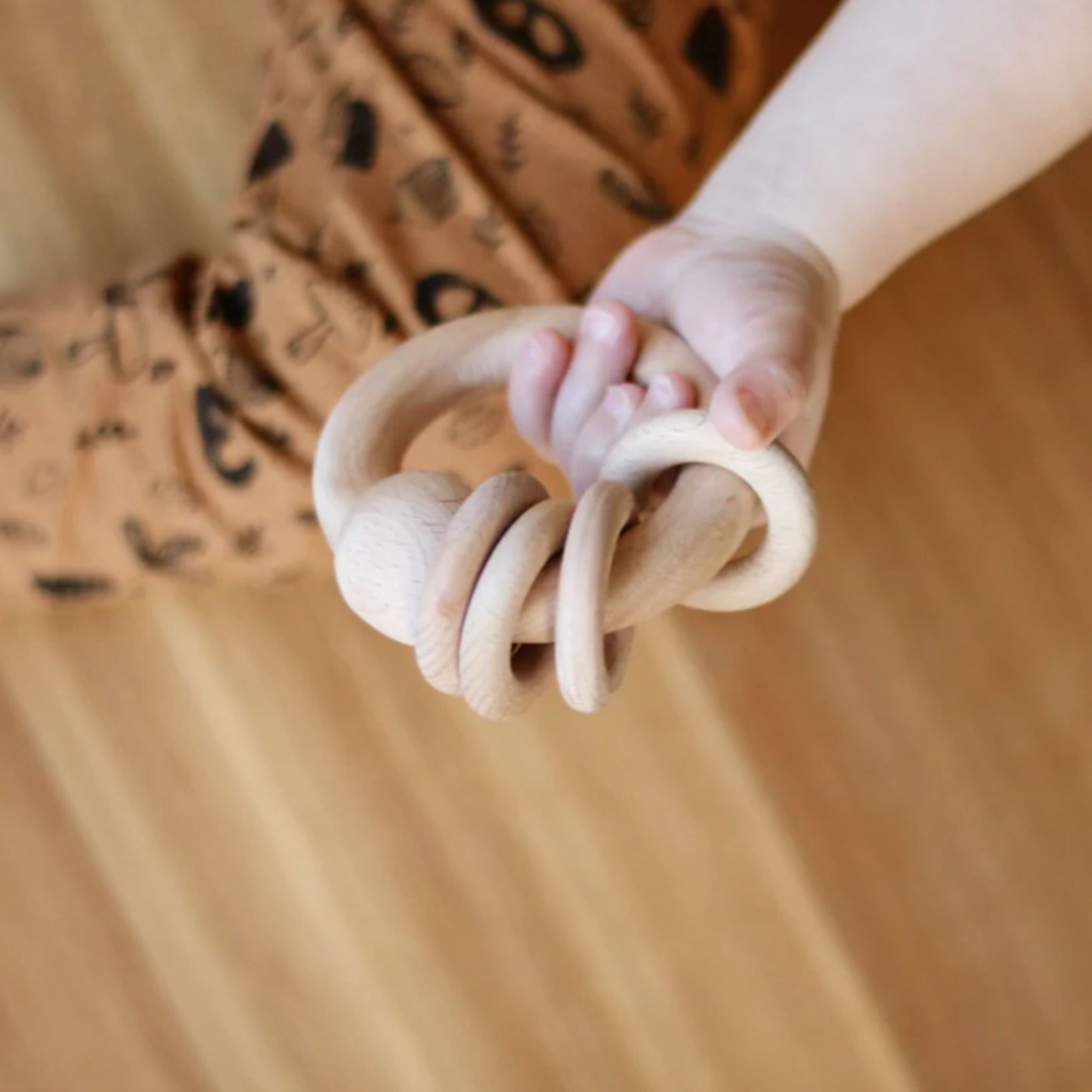 Sonajero y Mordedor de Madera Natural para Bebé - Juguete Ecológico y Seguro