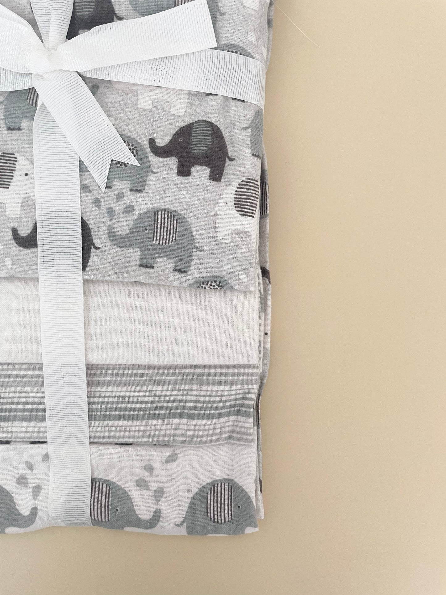 Set 4 Baberos/Tutos de Tela 100% algodón (copia)